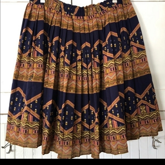 Anthropologie Recurring Theme Pleated - Picture 4 of 4